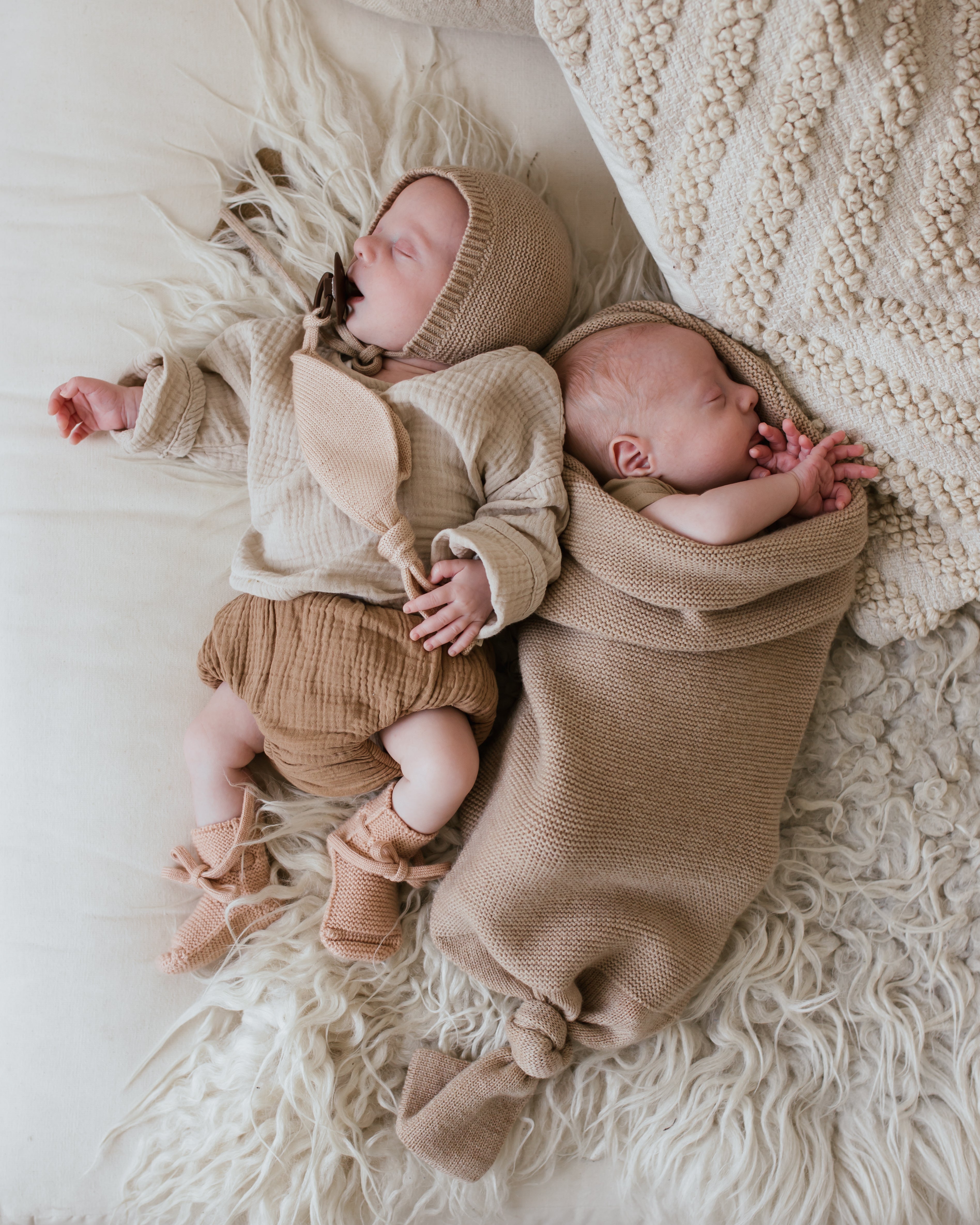 Hvid - Cocoon (Sand) – Hello Little Crew