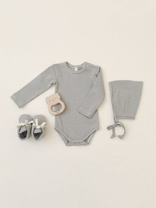 Quincy Mae - Ribbed Baby Booties (Eucalyptus Stripe)