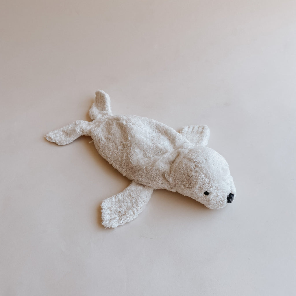 Senger Naturwelt Cuddly Seal White (Small) | Hello Little Crew