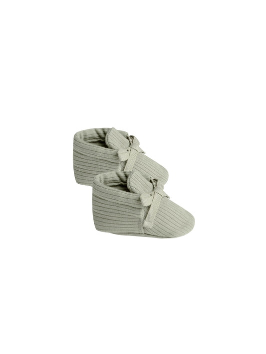 Quincy Mae - Ribbed Baby Booties (Sage)
